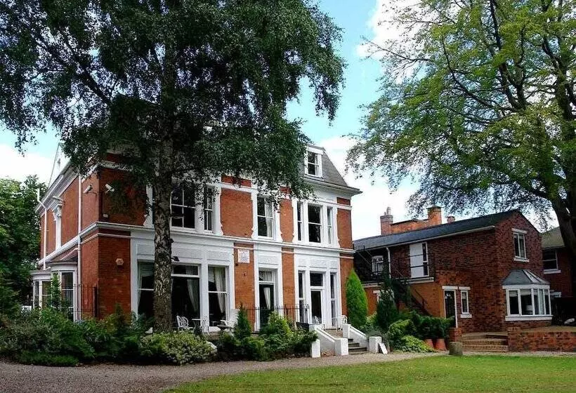 בית מלון כפרי The Edgbaston Palace