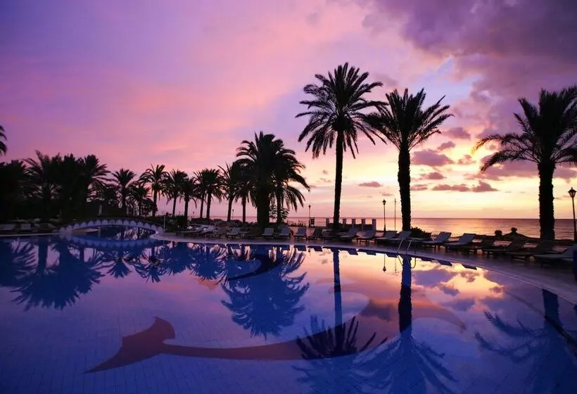 Отель The Norm Oriental