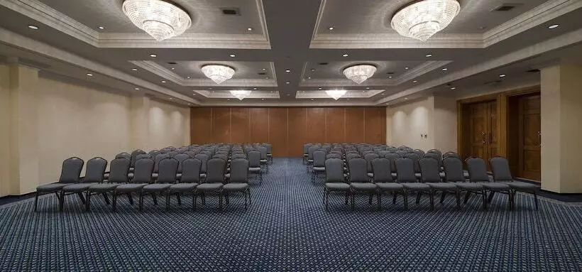 Отель The Norm Oriental