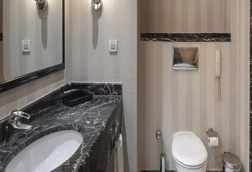 Отель The Norm Oriental