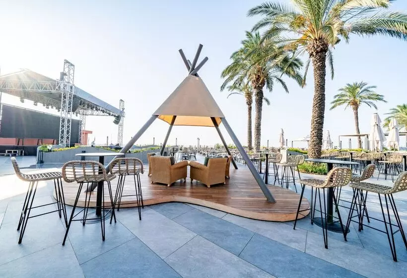 Отель The Norm Oriental