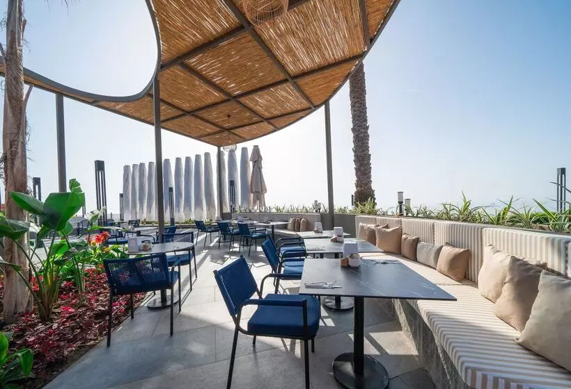 Отель The Norm Oriental