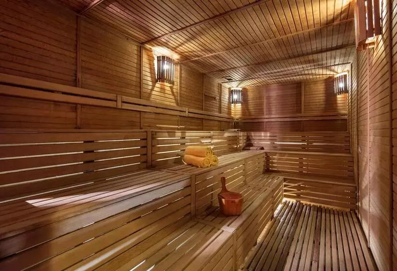 Отель The Norm Oriental