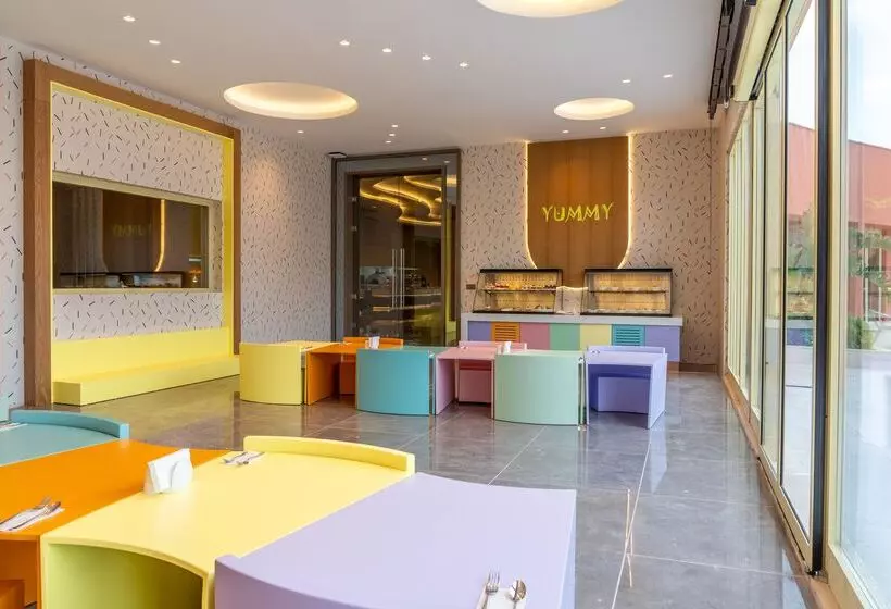 Отель The Norm Oriental