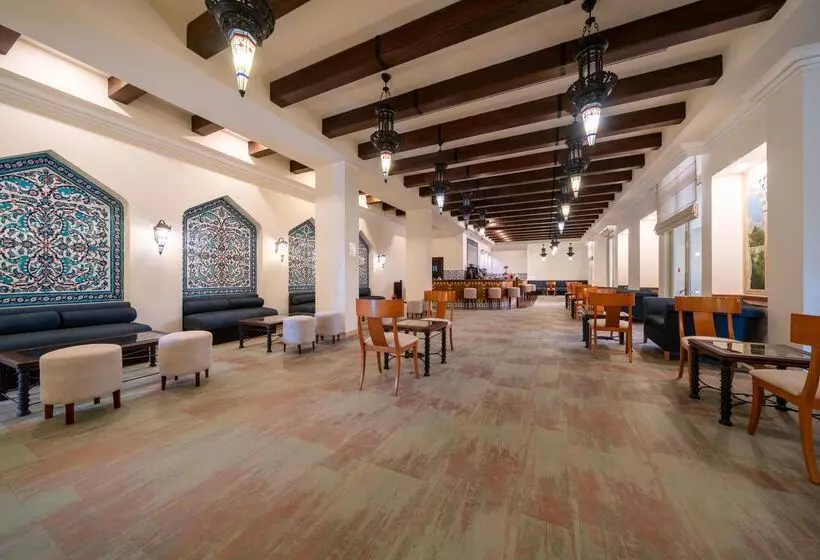 Отель The Norm Oriental