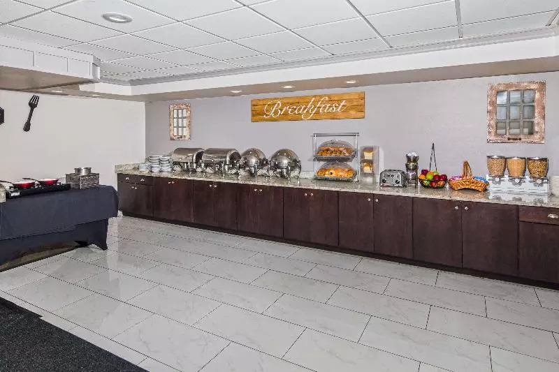 هتل Wyndham Garden New Orleans Airport