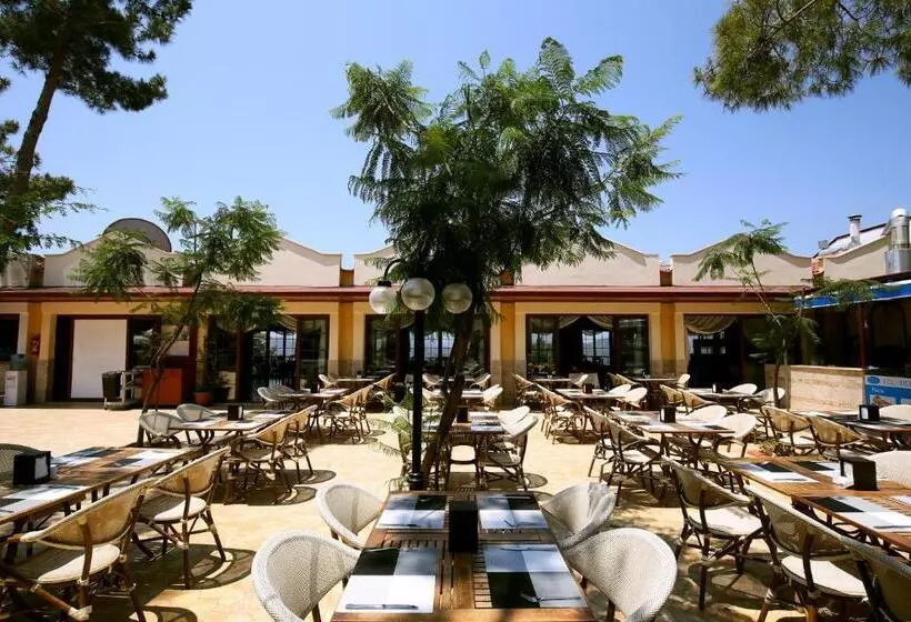 Отель Yel Holiday Resort   All Inclusive