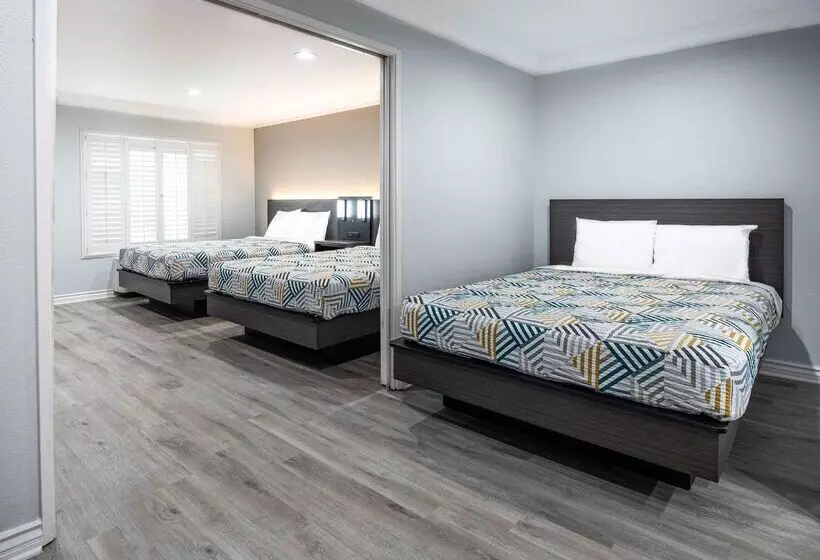 Motel 6anaheim, Ca  Convention Center