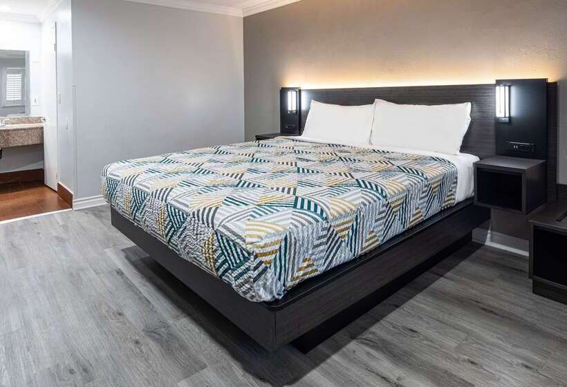 Motel 6anaheim, Ca  Convention Center