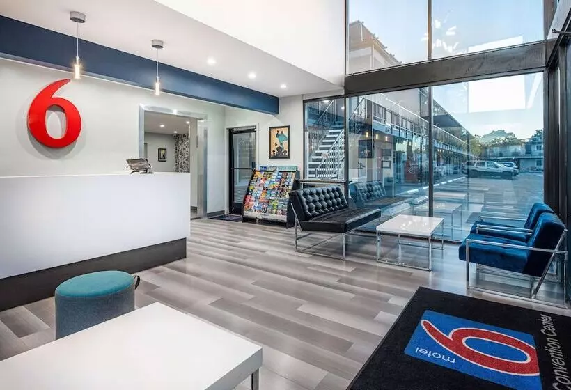 Motel 6anaheim, Ca  Convention Center