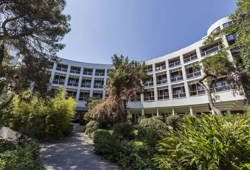 Perre La Mer Hotel Resort & Spa