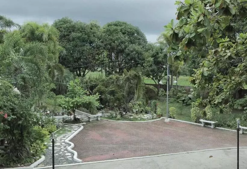 ホテル Reddoorz At Guimod Transient House Ilocos Sur