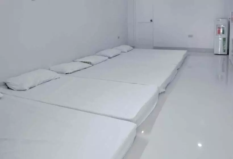 ホテル Reddoorz At Guimod Transient House Ilocos Sur