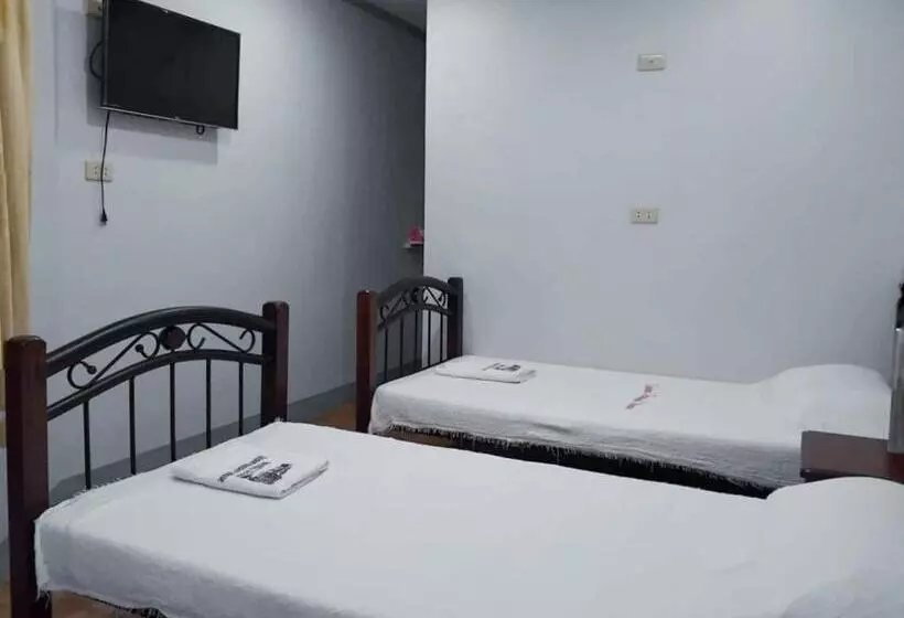 ホテル Reddoorz At Guimod Transient House Ilocos Sur