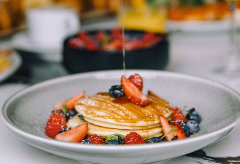 Humaniti Hotel Montreal, Autograph Collection