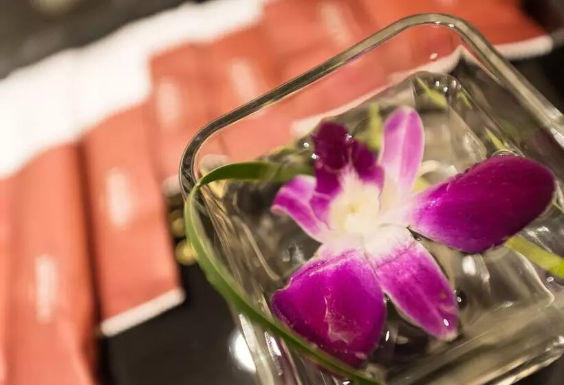 Lemore Hotel Nha Trang