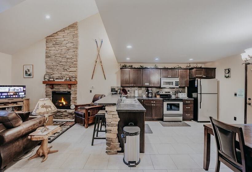 89gs   Hot Tub   Pets Ok   Wifi   Sleeps 4