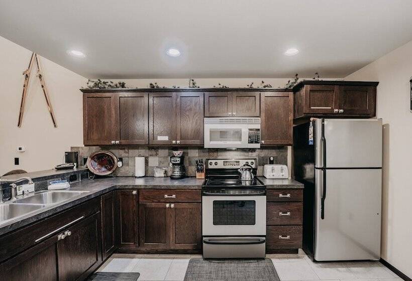 89gs   Hot Tub   Pets Ok   Wifi   Sleeps 4