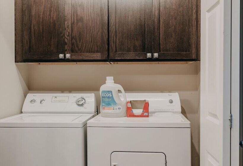 89gs   Hot Tub   Pets Ok   Wifi   Sleeps 4