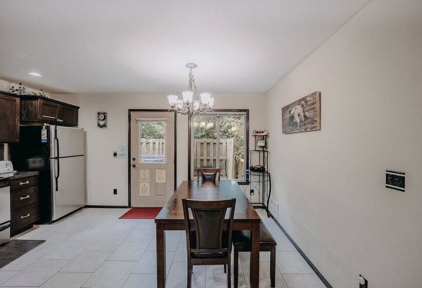 89gs   Hot Tub   Pets Ok   Wifi   Sleeps 4