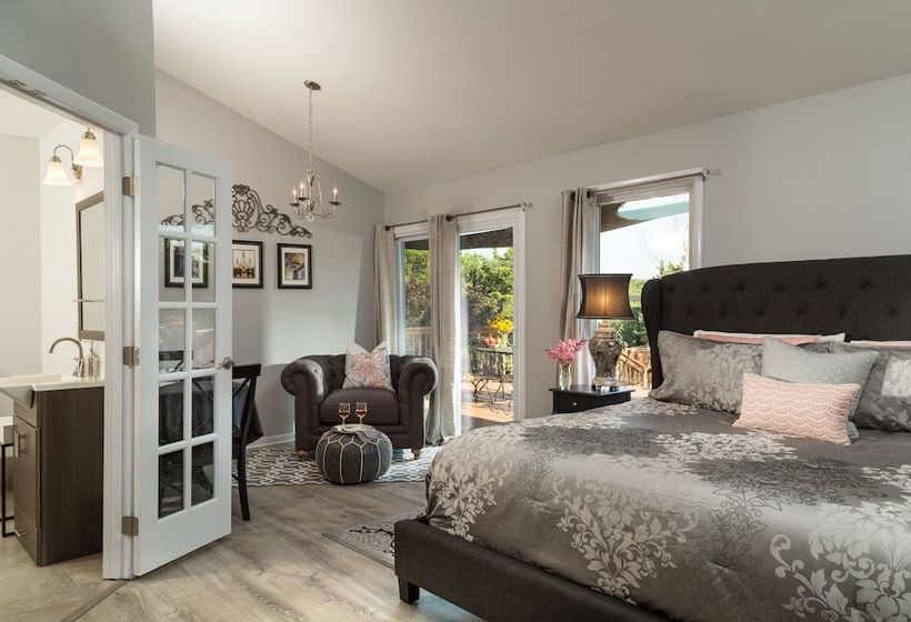 مبيت وإفطار Cedar Crest Lodge