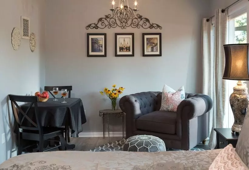 Aamiaismajoitus (B&B) Cedar Crest Lodge