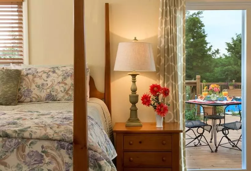 Aamiaismajoitus (B&B) Cedar Crest Lodge