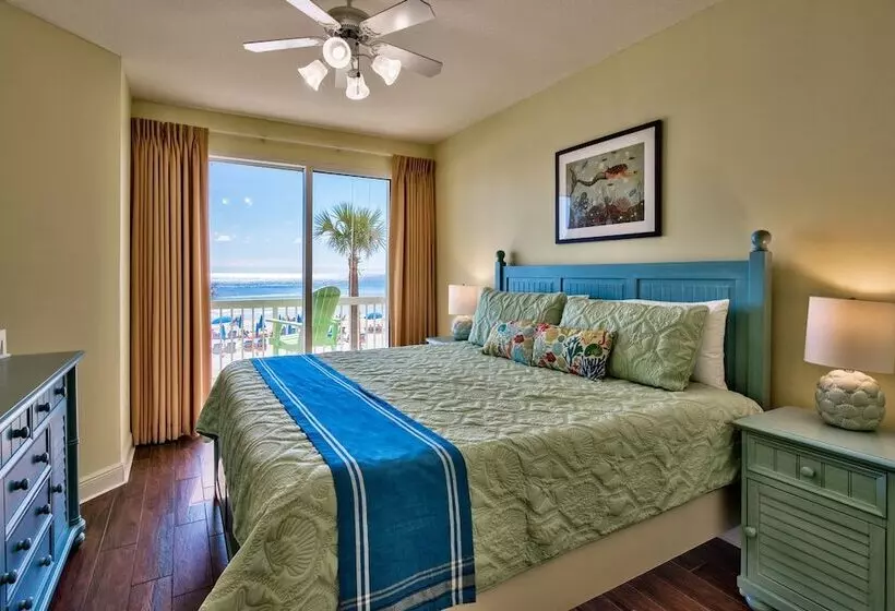 Hotelli Celadon: Unit 102 By Forehand Rentals