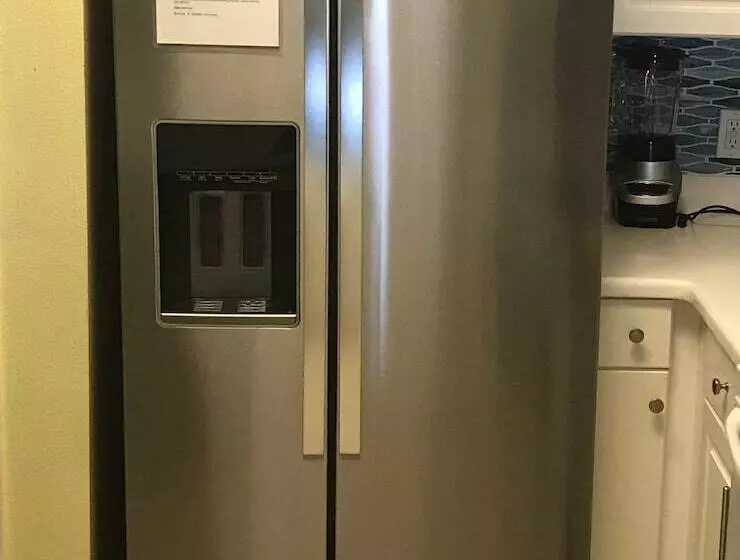 Hotelli Celadon: Unit 102 By Forehand Rentals