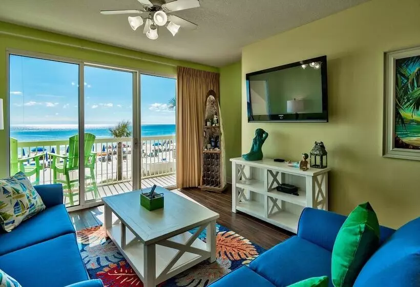 Hotelli Celadon: Unit 102 By Forehand Rentals