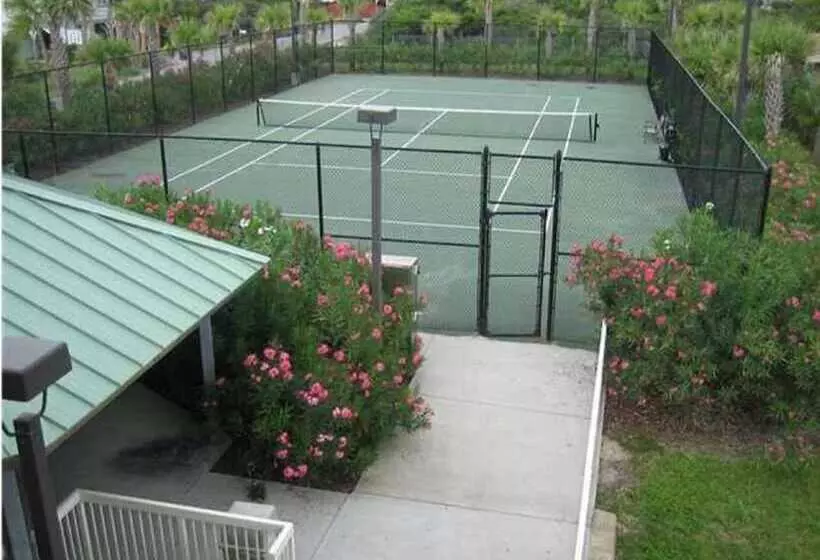 Hotelli Celadon: Unit 102 By Forehand Rentals