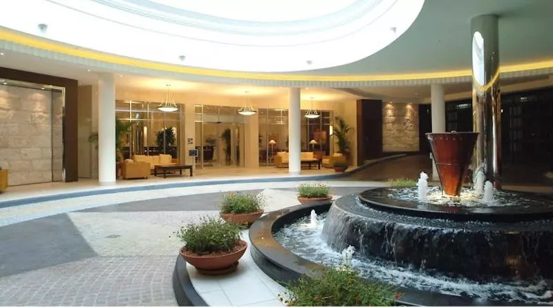 هتل Chevron Renaissance By Vaun