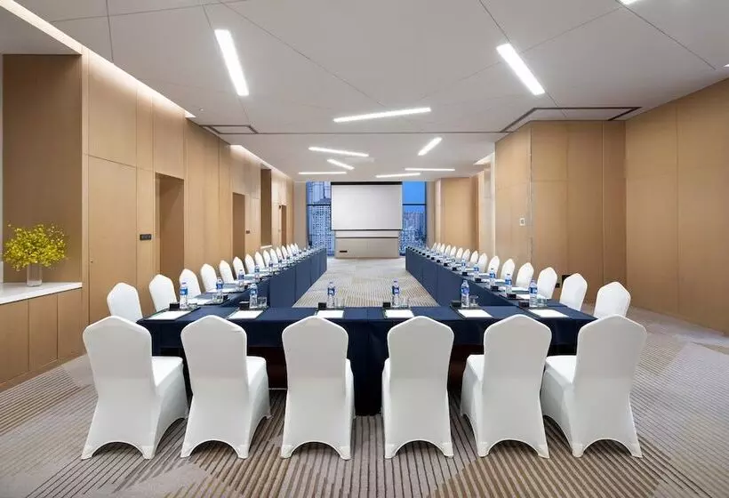 ホテル Holiday Inn Wuxi Central Station, An Ihg