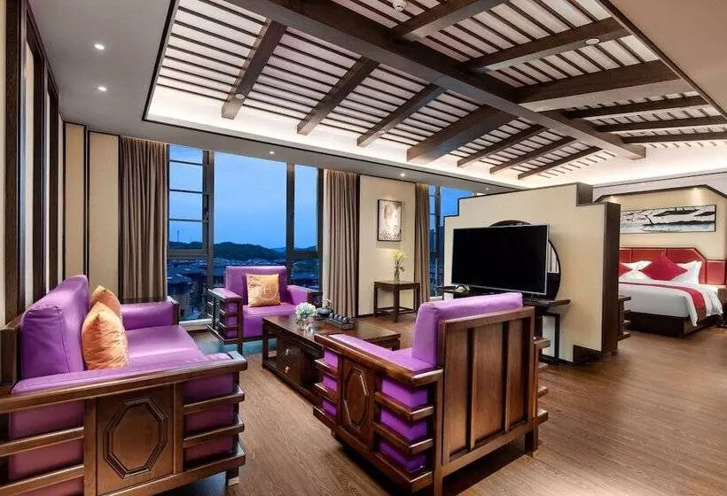 Hotelli Ramada By Wyndham Yingshan Jiulongwan Resort