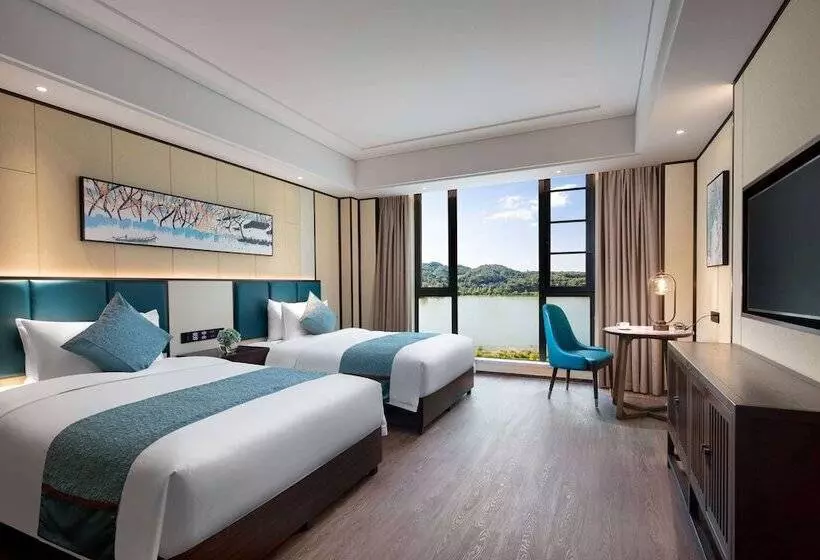 Hotelli Ramada By Wyndham Yingshan Jiulongwan Resort