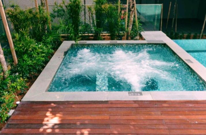 هتل Valencia Dorm Summer Suites Klcc