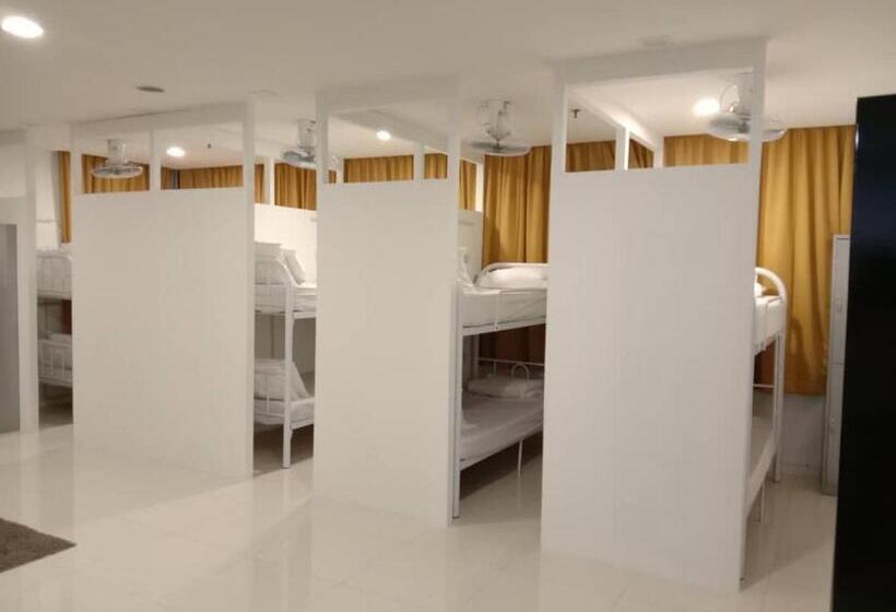 هتل Valencia Dorm Summer Suites Klcc
