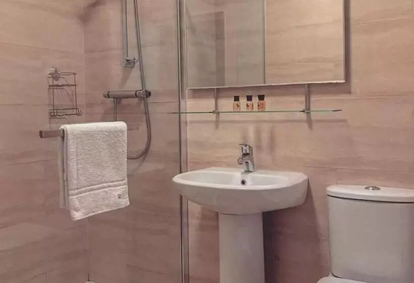هتل The Imperial