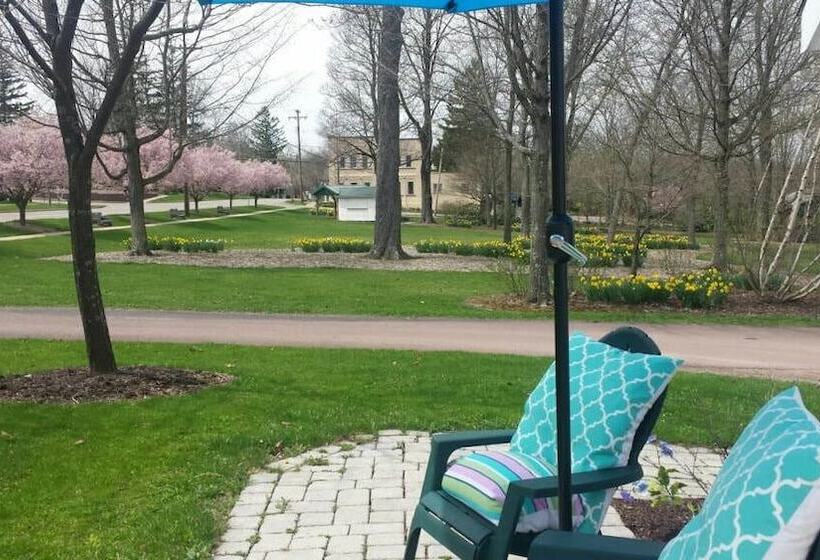 膳宿费 The Pavilion At The Park