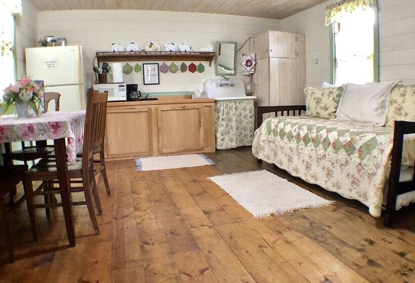 Taylor Made Bed And Breakfast