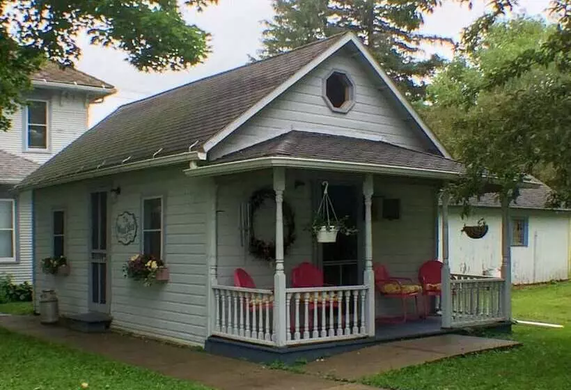 Taylor Made Bed And Breakfast