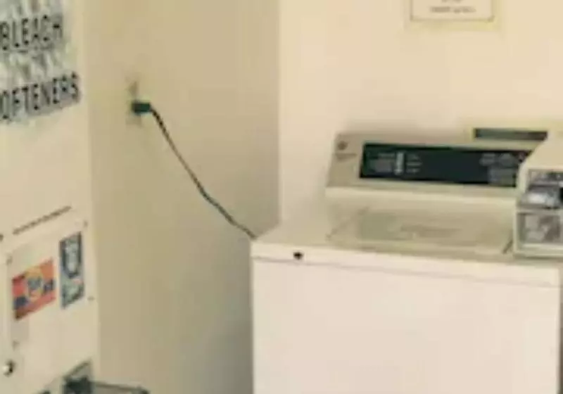 Whispering Sands Motel