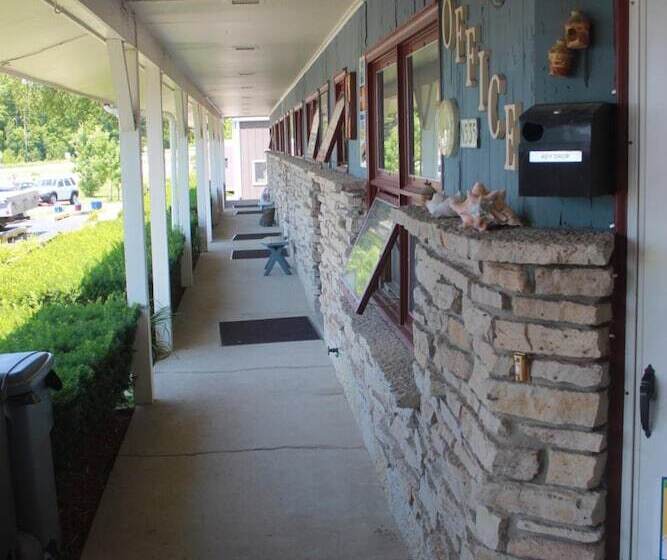 Wisconsin Aire Motel