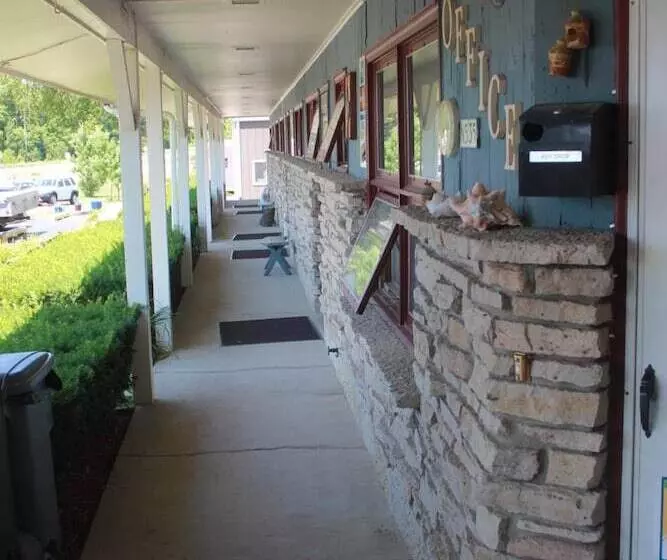 Wisconsin Aire Motel