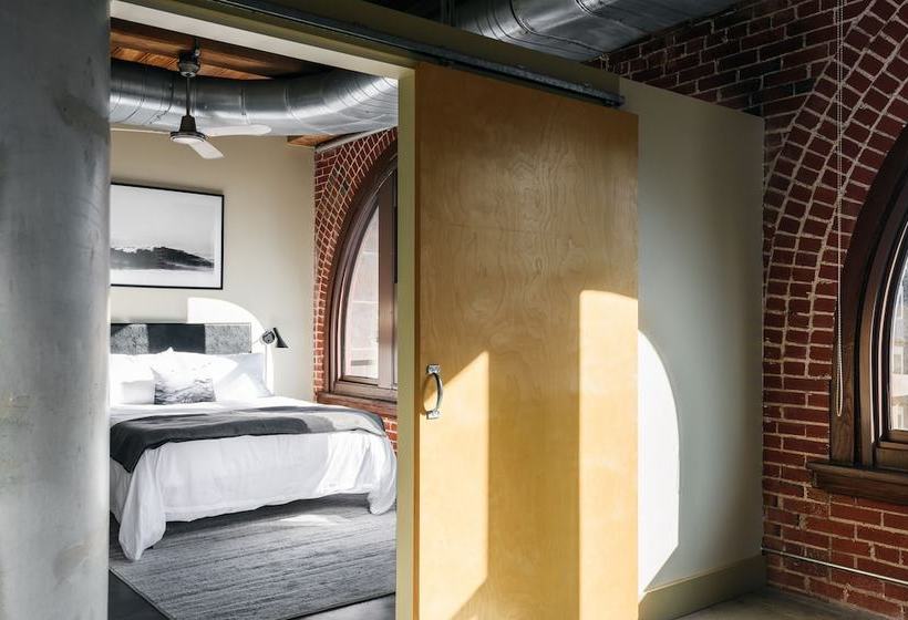 Bogen Spacious Dt Apts With Gym By Zencity