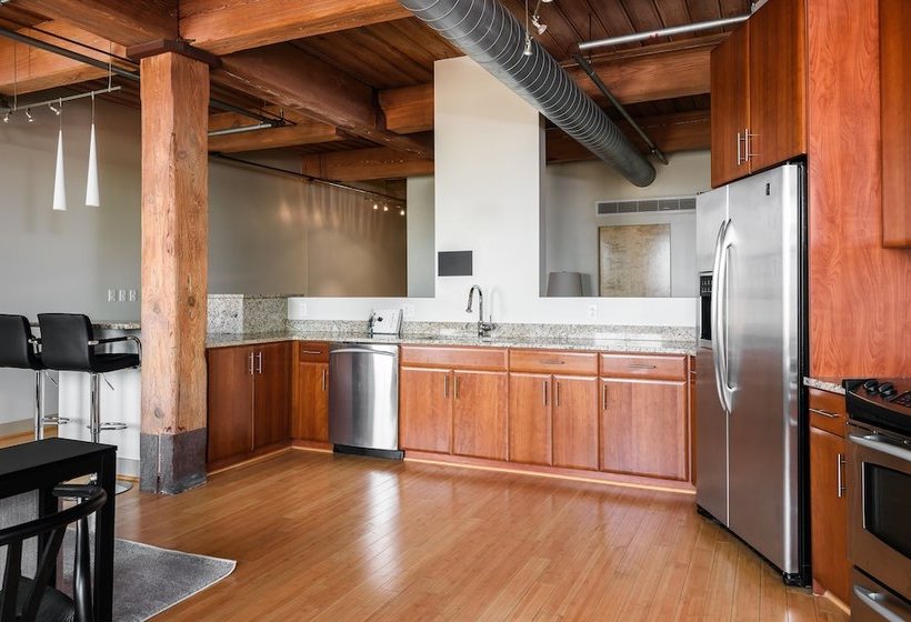 Bogen Spacious Dt Apts With Gym By Zencity