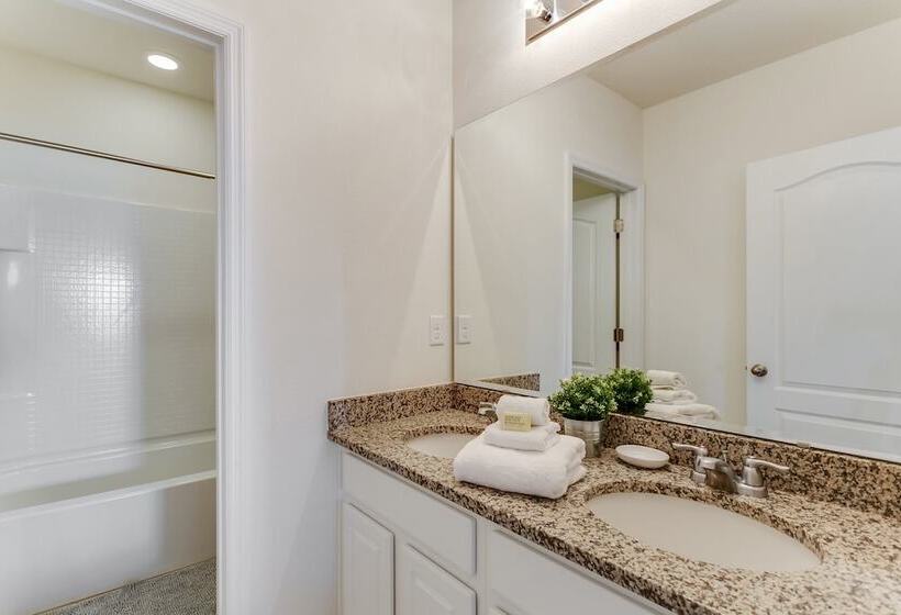 Exceptional 5 Bed 4,5 Ba Villa Gamerm