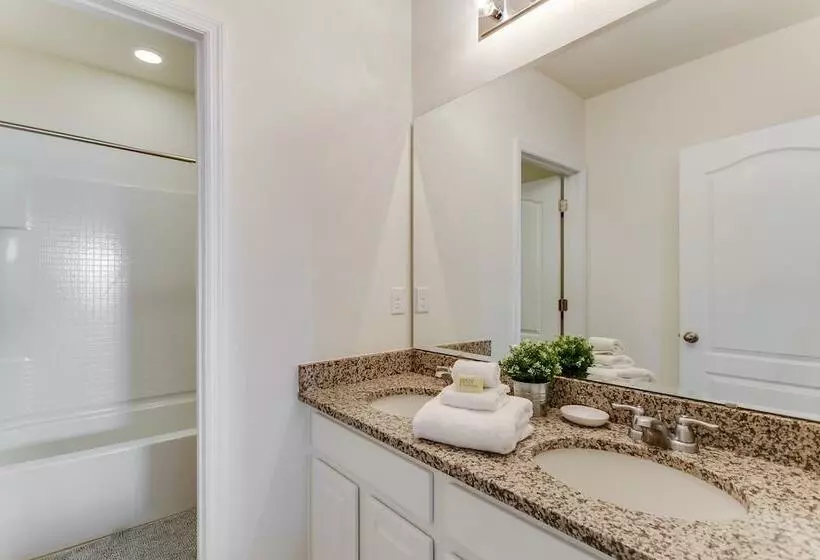 Exceptional 5 Bed 4,5 Ba Villa Gamerm