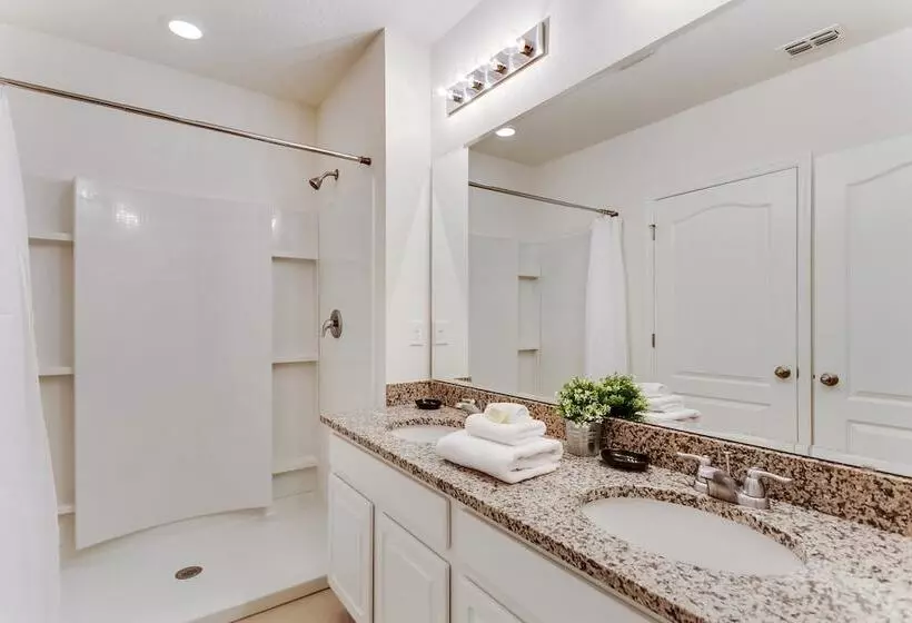 Exceptional 5 Bed 4,5 Ba Villa Gamerm