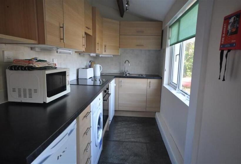 Green Door Rashleigh